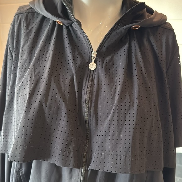 Beyond Yoga Black Picture Perforated After Workout Hooded Jacket Size Small - Picture 8 of 15